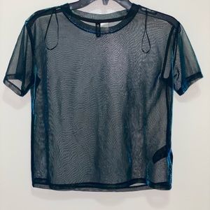 H&M DIVIDED CROP TOP